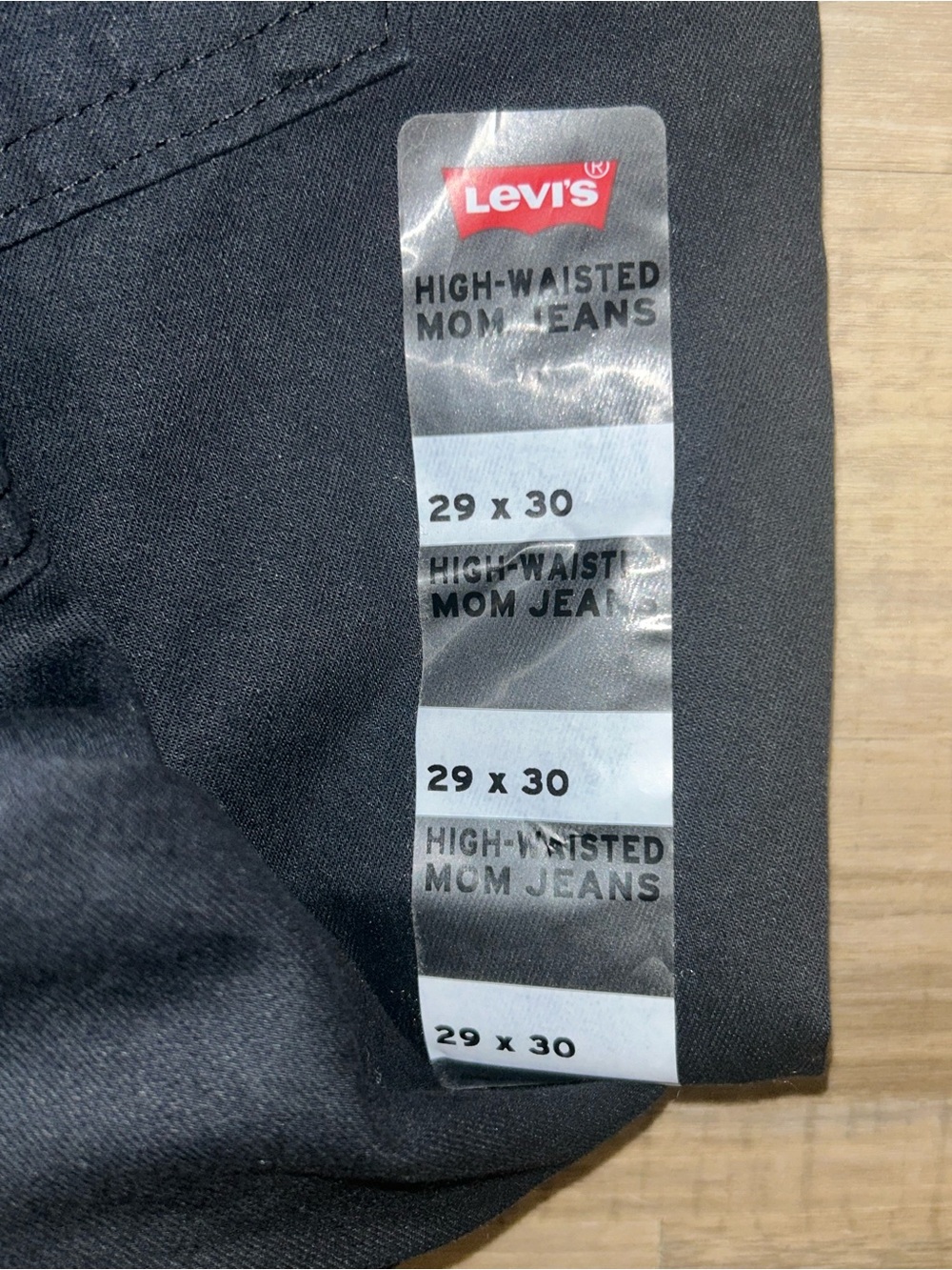 Levi's Black High-Waisted Mom Jeans- BRAND NEW- 29x30 - Picture 5 of 9